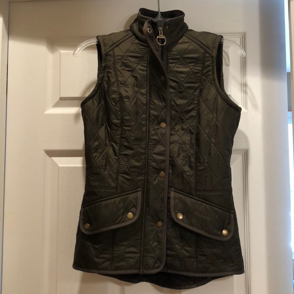 women’s quilted barbour vest size 4 us (uk size 8)
